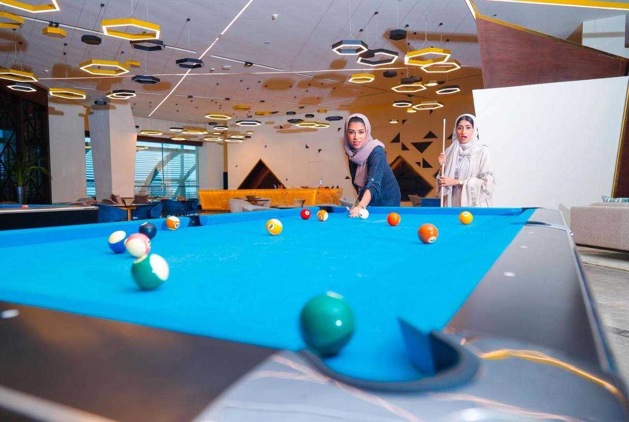 Bay La Sun Hotel And Marina - Emaar King Abdullah Economic City Экстерьер фото The pool table at the lounge