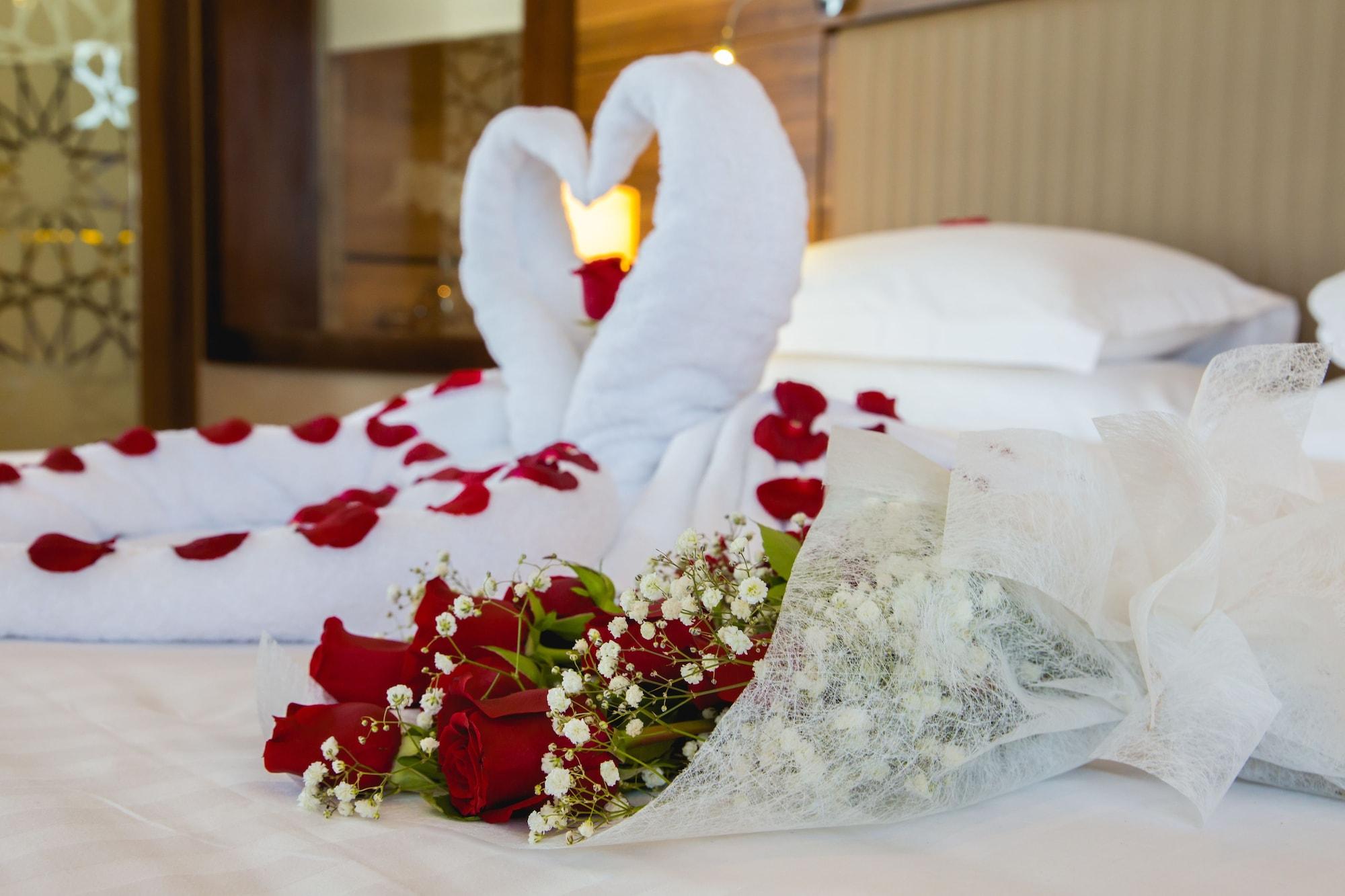 Bay La Sun Hotel And Marina - Emaar King Abdullah Economic City Экстерьер фото Honeymoon suite